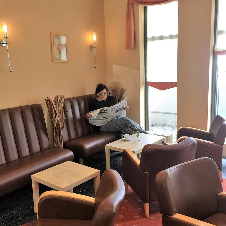 Hotel Ambiente ハルバーシュタット エクステリア 写真