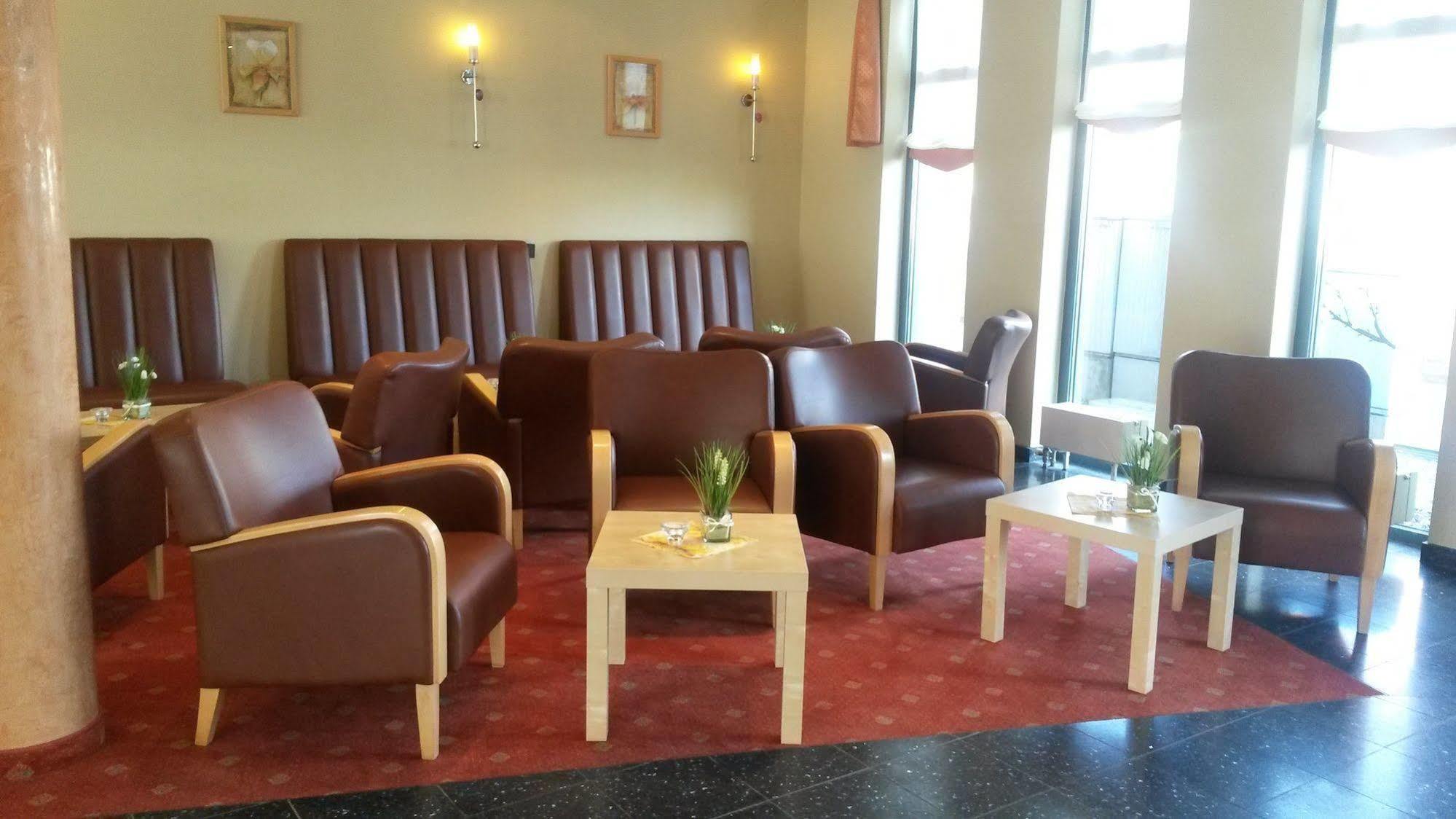 Hotel Ambiente ハルバーシュタット エクステリア 写真