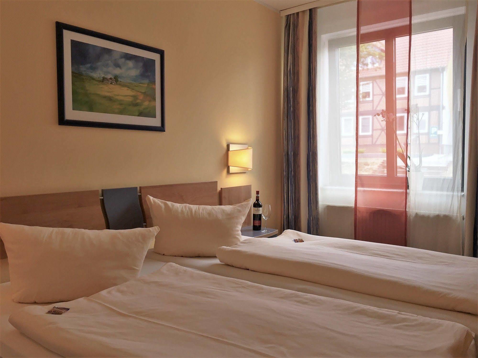 Hotel Ambiente ハルバーシュタット エクステリア 写真